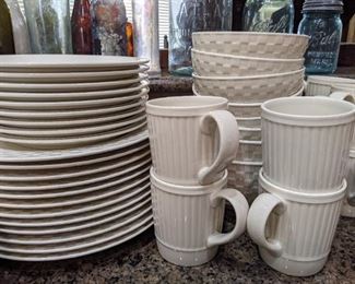 Check Mates Dining Set