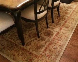 Area rug in dining room (8 x 10')