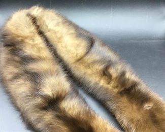 Lewitz Furs Fur Collar