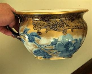Early 1800s Doulton chamber pot in blue and gold