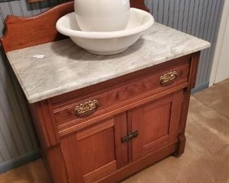 Pretty Victorian comode