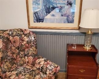 Floral Broyhill club chair