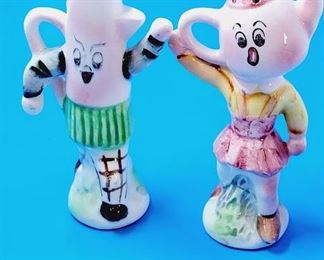 Irrationally angry tea and coffee pot.