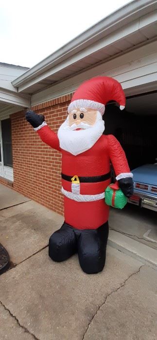 Inflatable Santa yard decoration