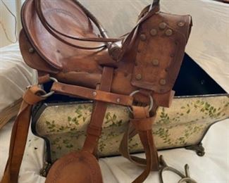 Vintage child’s saddle