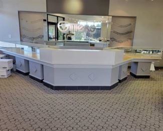 Display Case - 3 Piece Ansombal Glass Front Case