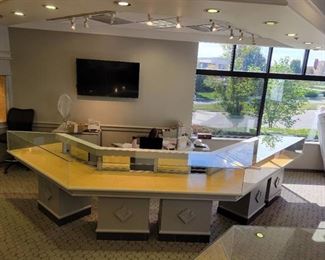 3 Piece Glass Front Display Ansombal