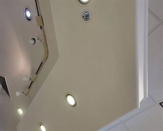 (22) Cannister Lights 