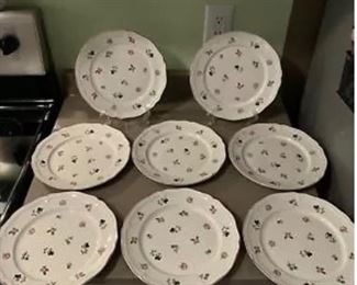 Villeroy & Boch Petite Fleur Porcelain China Set