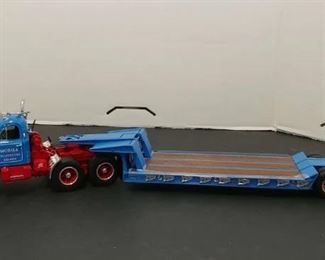 First Gear #49-0042 Mack B-Model w/Lowboy Trailer * Mobile Excavating * 1:25