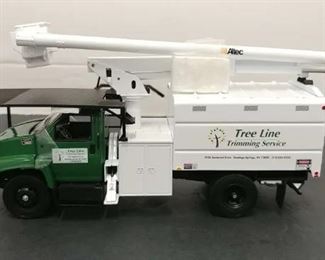 First Gear #10-3783 GMC C7500 Overcenter Bucket Truck * Tree Line Trimming * 1:34