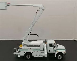 First Gear #19-3083 International 4400 High Performance Truck * Delaware Electric * 1:34