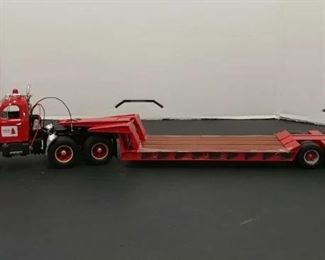 First Gear # 49-0109 '60 Mack B-61 Tractor and Folding Gooseneck Trailer * Forestry Division * 1:25
