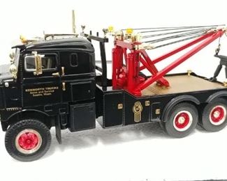 First Gear. #19-2565 '53 Kenworth Bull Nose Tow Tuck * Kenworth Trucks * 1:34