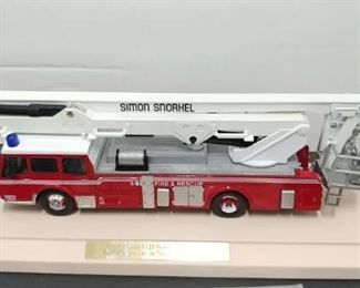Corgi #An13009 Dennis F125 Simon Snorkel SS263 Hydraulic Platform * Bedfordshire County Fire & Rescue * 1:50