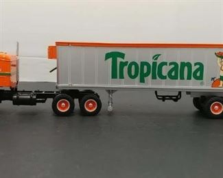First Gear #19-2805 '53 Kenworth Bull Nose Tractor w/ 35' Trailer * Tropicana * 1:34