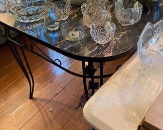Great kitchen table with leaf.
