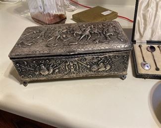 Gaudy Dutch large box.