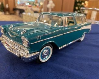 1/18 scale diecast  1957 Chevy BelAir wagon by  Road Signature 