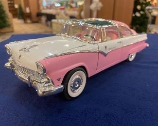 1/18 scale 1955 Ford Crown Victoria by Road Signature