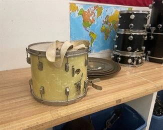 Vintage 15" Leedy and Ludwig marching snare 