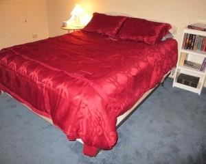 Queen bed set lightly used