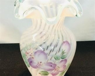 Fenton Ruffle Top Rose bowl Like New Condition Artist Signed Hand Painted 