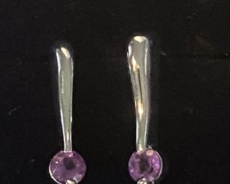 003dr STS 14KT White Gold Pierced Earrings