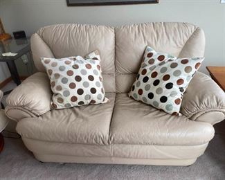 081d Beige Leather Loveseat