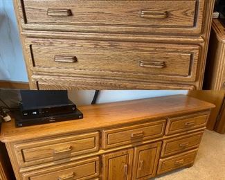 162mb Pair Of Matching Dressers
