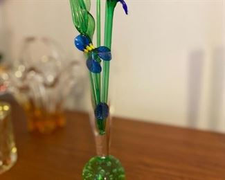 $ 32.00 - Mid Century Green Bubble glass Bud vase with *Murano glass flowers