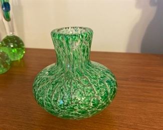 $ 22.00 - Small white and green split leaf design glass vase