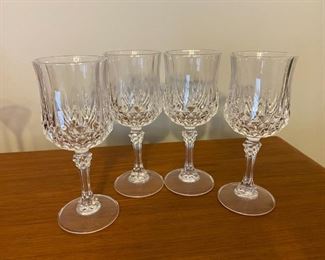 $ 20.00 - Set of 4 long stem crystal wine glasses