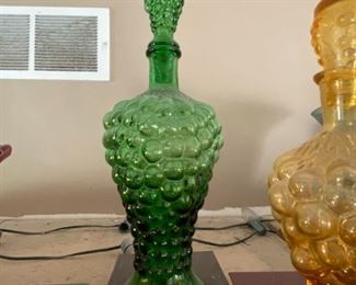 $ 30.00 - Vintage yellow grapes decanter with stopper