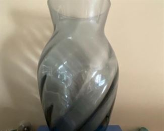 $ 40.00 - Vintage Blanko smokey blue twisted vase