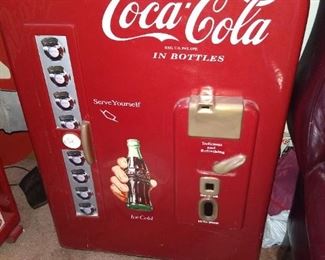 Replica 3' Coke machine