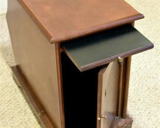 sidestand (drawer and pullout surface)