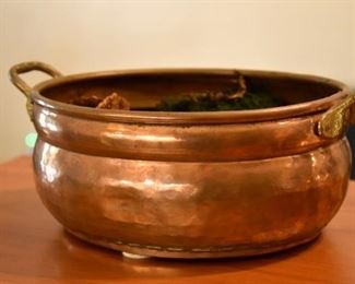medium copper pot