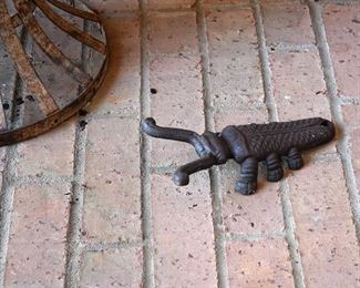 cast iron cricket boot jack