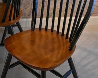 breakfast room table with 4/four chairs