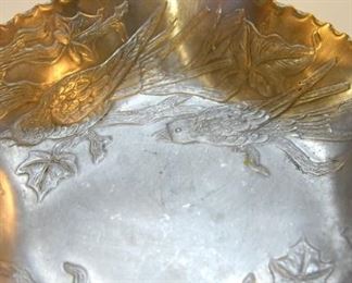 petal scalloped bowl