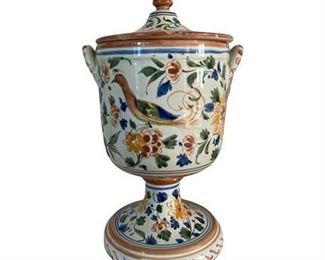 Lot 033
Italian Majolica Covered Urn