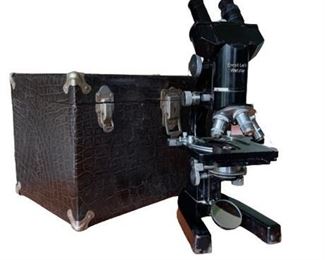 Lot 381
Ernst Leitz Wetzlar Microscope