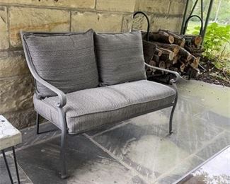 Lot 423
Cast Metal Patio Love Seat