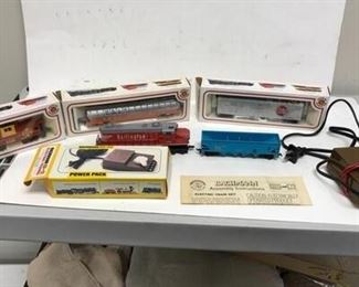 Lot HO scale Bachman train set