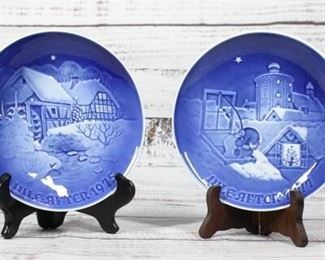 Pair of Vintage 1975 1977 Bing Grondahl Christmas Decor Plates