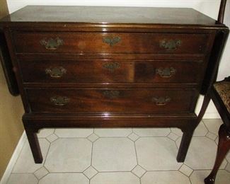 COLONIAL MAHOGANY SILVERWARE CHEST