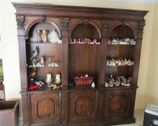 ITALIAN BOOKCASE CHRISTMAS DECORATIONS