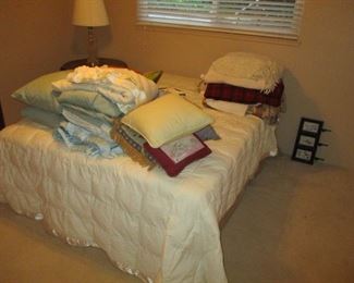 BEDDING & PILLOWS