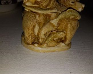 Miniature "Bears" figurine